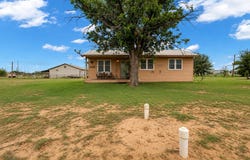 203 E Bird, Westbrook, TX 79565