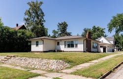 405 6th Avenue, Edgeley, ND 58433