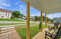 210 E 1st Ave, Lenoir City, TN 37771