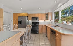 18 Devon Road, Bronxville, NY 10708