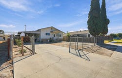 427 E 11Th Street, Hanford, CA 93230