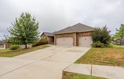 1095 E Daisy Falls Drive, Nixa, MO 65714