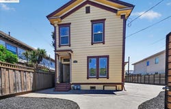 2836 Myrtle St, Oakland, CA 94608