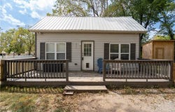 311 SW 3rd Avenue, Gravette, AR 72736