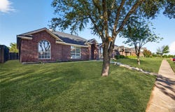 2221 Bridle Path Drive, Lancaster, TX 75146
