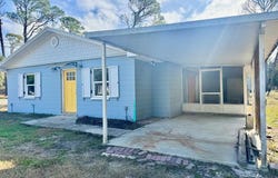 1210 Hawthorne Ave, Cedar Key, FL 32625