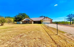1332 N US Highway 281, Hamilton, TX 76531