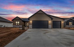 2998 CREEKWOOD Drive, GREEN BAY, WI 54311