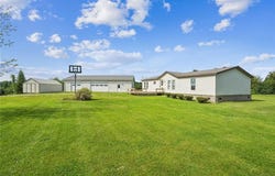 1060 285th St, Tipton, IA 52772
