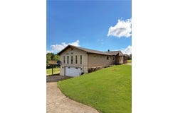 621 Washington Pike, Avella, PA 15312