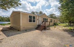 520 Turkey Tree Trail, Seguin, TX 78155