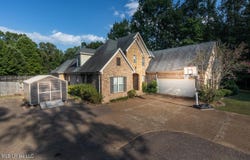 2670 Emerald Way Drive, Hernando, MS 38632