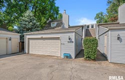 38 COUNTRY Place, Springfield, IL 62703