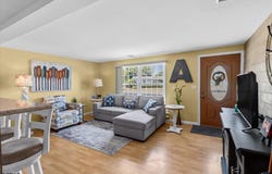 12 Ocean View Dr, Ocean View, NJ 08230