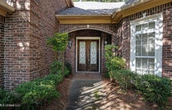 664 Spring Lake Drive, Pearl, MS 39208