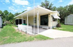 1074 Rainbow Cir, Eustis, FL 32726