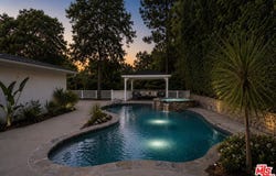 5220 Melvin Ave, Los Angeles, CA 91356