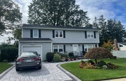 6 Bradford Road, Plainview, NY 11803