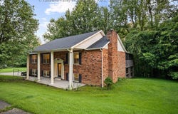60 Breezy Place, Elkview, WV 25071
