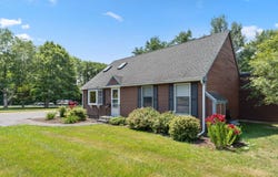 2 Cortland Circle, Bangor, ME 04401