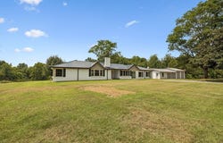 631 Bethany Rd, Red Boiling Springs, TN 37150