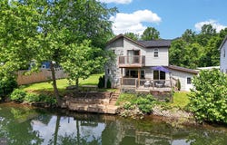 52 COTTAGE Lane, MILL HALL, PA 17751