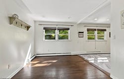 23 Elizabeth Ave, Stanhope Boro, NJ 07874-2816
