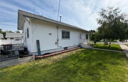 610 and 612 Elm St, Sutherland, NE 69164