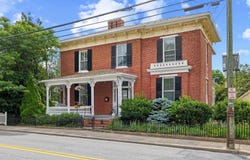 923 N AUGUSTA ST, STAUNTON, VA 24401