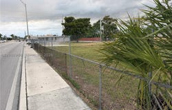 291 W 49th St, Hialeah, FL 33012
