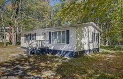 86 Windsor Road, Hawley, PA 18428