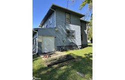 302 S Lucas Avenue, Eagle Grove, IA 50533