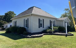 2525 Casey Avenue, Mt Vernon, IL 62864