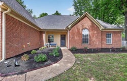 6220 DAYBREAK Dr, Bartlett, TN 38135
