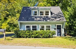 19 Bradbury Street, Belfast, ME 04915