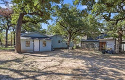 425 Dunaway Lane, Azle, TX 76020