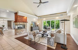 240 Crystal Dr, Hartland, WI 53029