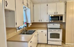 1326 W 1st St, Coffeyville, KS 67337