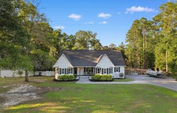 160 Comanche Dr., Georgetown, SC 29440