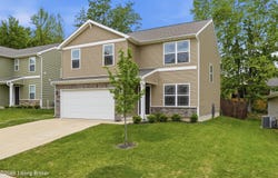 8990 Auburn Woods Rd, Louisville, KY 40214