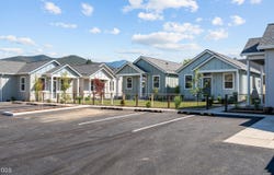 202 Gangnes Drive, Talent, OR 97540