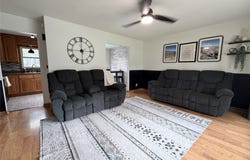 2421 N 2nd Avenue E, Newton, IA 50208