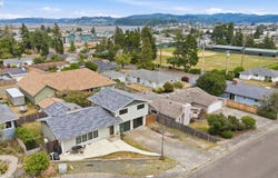 2220 MAINE Ct, NorthBend, OR 97459