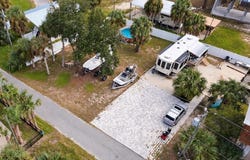 111 W 2nd Ave, Horseshoe Beach, FL 32648
