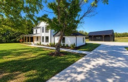 439 N Main Street, Salvisa, KY 40372