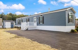 29 Lowell Road, Salem, NH 03079