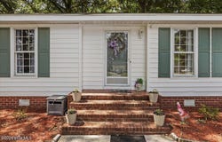 2444 Pine Knoll Drive, Kinston, NC 28504