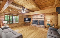 206 Henson Road SW, Cave Spring, GA 30124