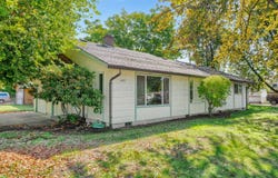427 Colt Dr, Eugene, OR 97401