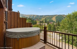 8 Snowghost Rd, Sandpoint, ID 83864